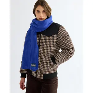 Wool Scarf Wrangler image-1
