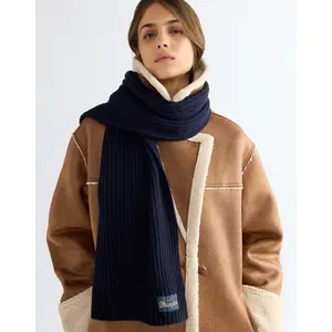 Wool Scarf Wrangler image-4