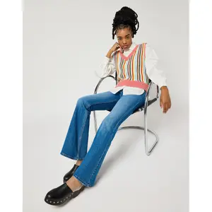 Vaqueros de mujer Wrangler Fierce Flare image-3