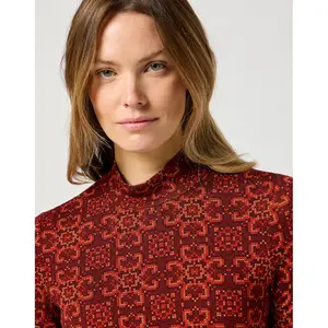 T-shirt dolcevita da donna Wrangler Retro Crosstitch image-4