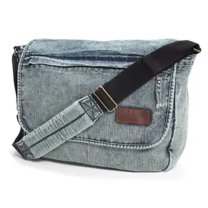 Sac bandoulière Eastpak Delegate image-0