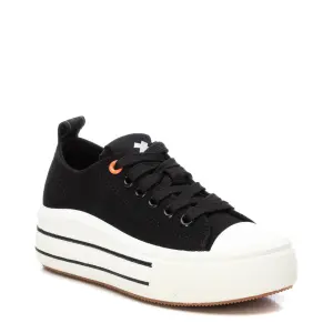 Girls' sneakers with a back tab Xti image-1