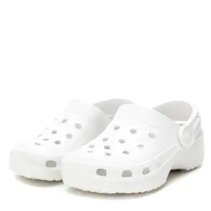 Girl's slides Xti 15125107 image-3