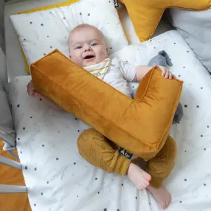 Μαξιλάρι γράμμα L Yellow Tipi Posh Velvet image-2