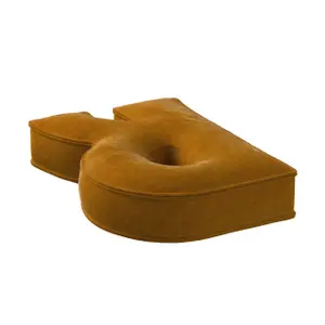 Μαξιλάρι γράμμα Ρ Yellow Tipi Posh Velvet image-1