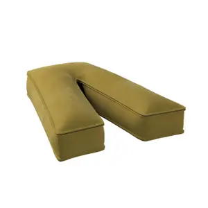 Μαξιλάρι γράμμα V Yellow Tipi Posh Velvet image-1