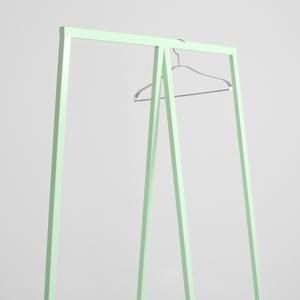 Metalowy wieszak na ubrania Ynot Design Sabu image-4