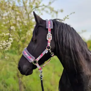 Fur halter for horse York Fleur image-1