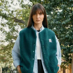 Sleeveless Sherpa Gilet Zeta image-3