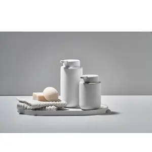 Distributore di sapone Zone Denmark Ume image-5