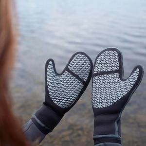 Swimming gloves Zone3 Thermo-Tech Warmth image-2