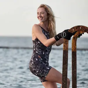 Short neoprene wetsuit with short legs for women Zone3 OWS Renew image-1