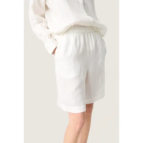 Short femme Soaked in Luxury Celian