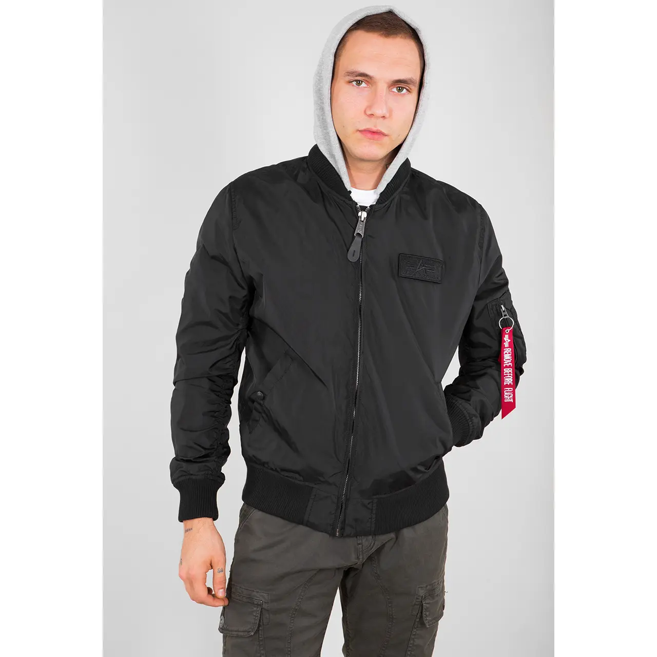 Bomber con cappuccio Alpha Industries MA-1 TT