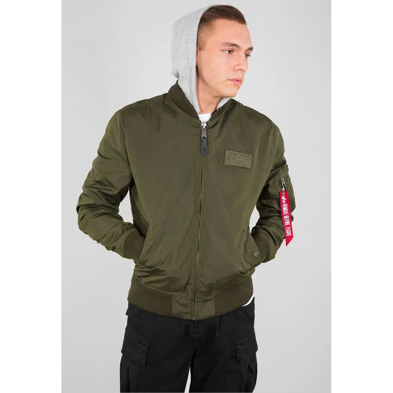 Bomber con cappuccio Alpha Industries MA-1 TT