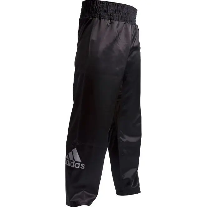 Kick-boxing e pantaloni a contatto pieno adidas