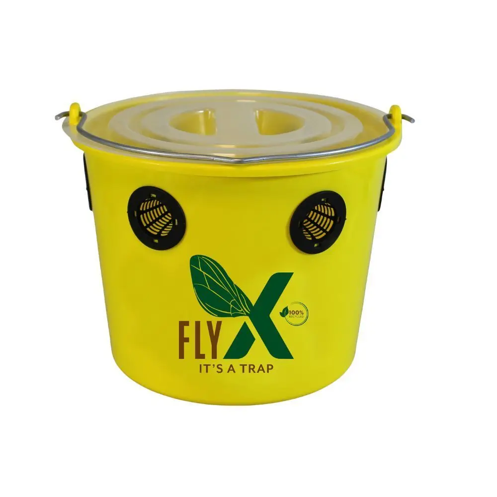 Fly trap bucket + attractant powder AKROH Industries