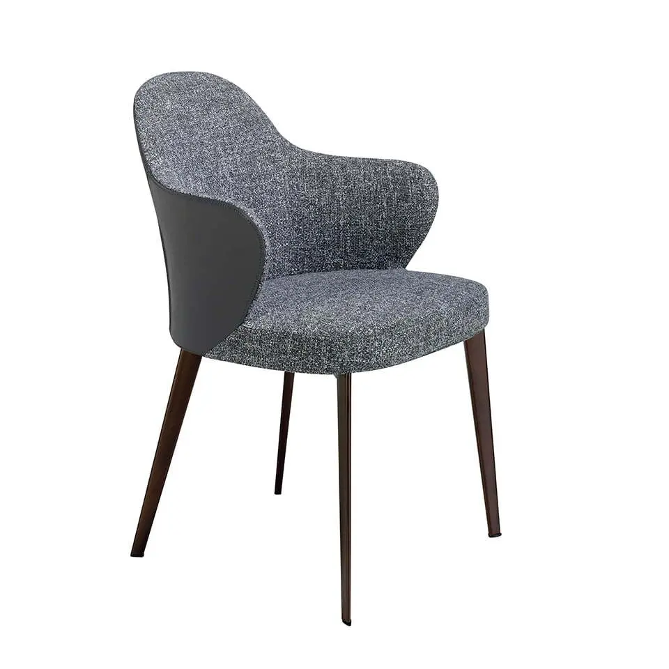 Chaise de salle à manger en tissu et croûte de cuir écologique avec pieds en acier Angel Cerdà
