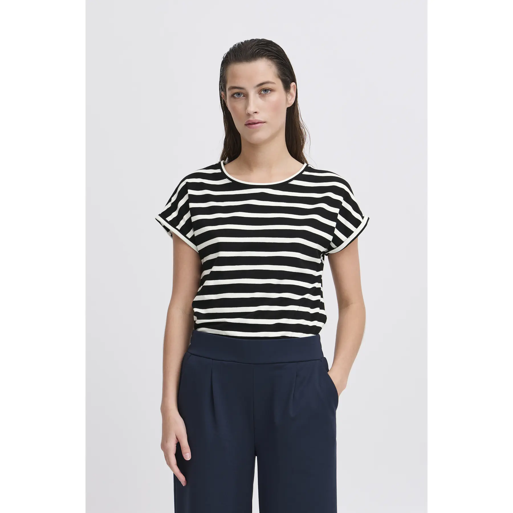 T-shirt da donna a girocollo b.young Pamila
