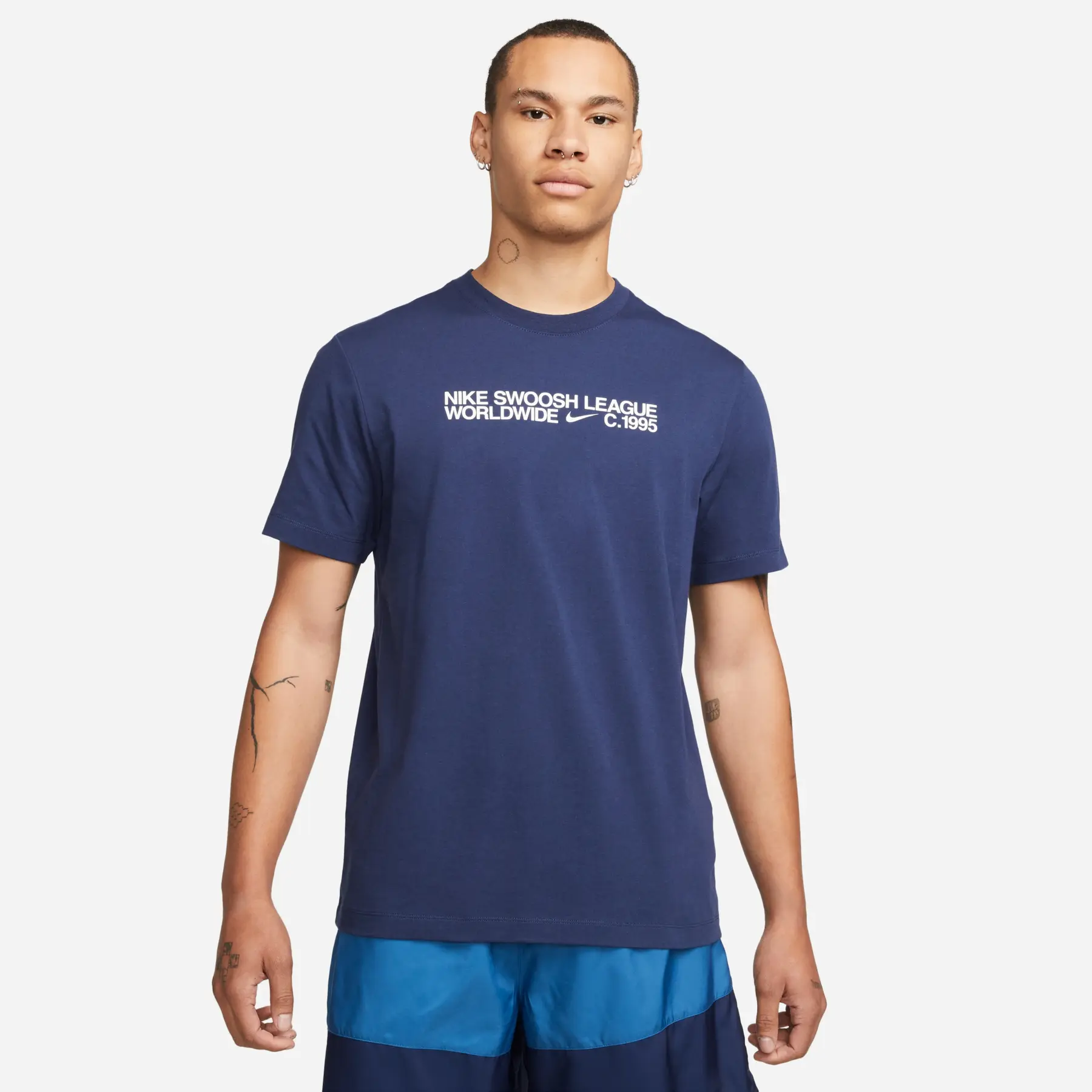 T-Shirt Nike Essentials + Core 4