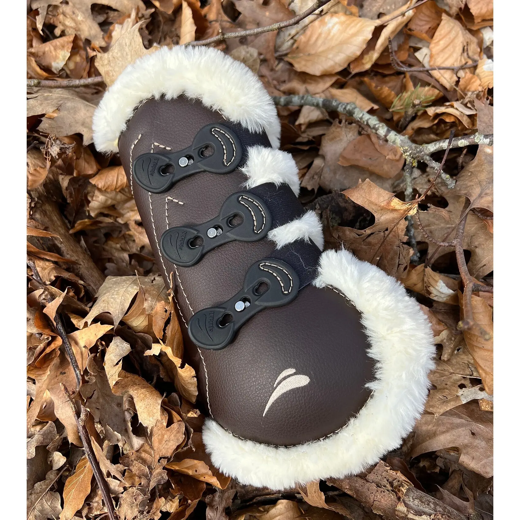 Open front boots for horses with fur eQuick Glam Fluffy