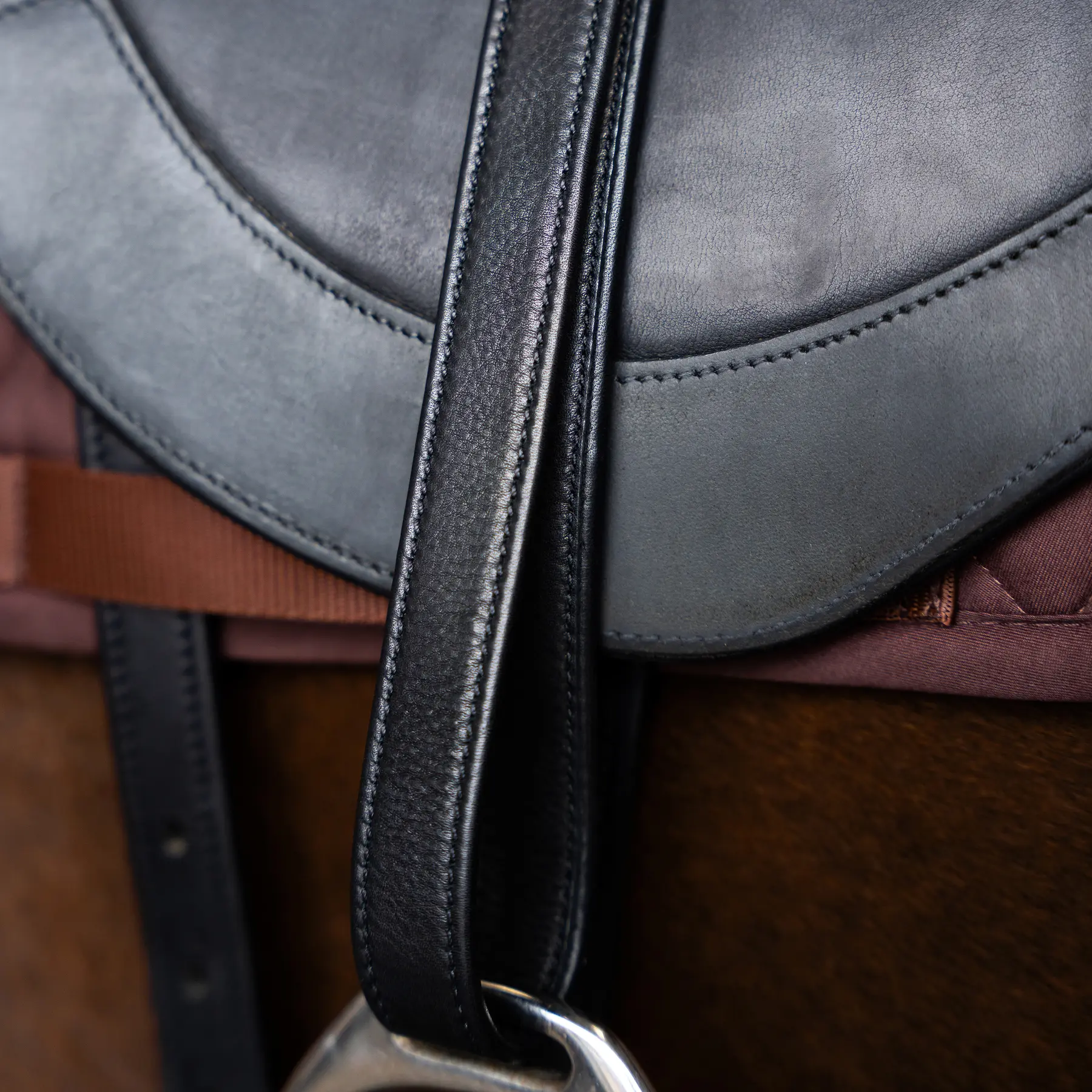 Imperial Riding Beugelriemen IRH met nylon kern Black - 145CM
