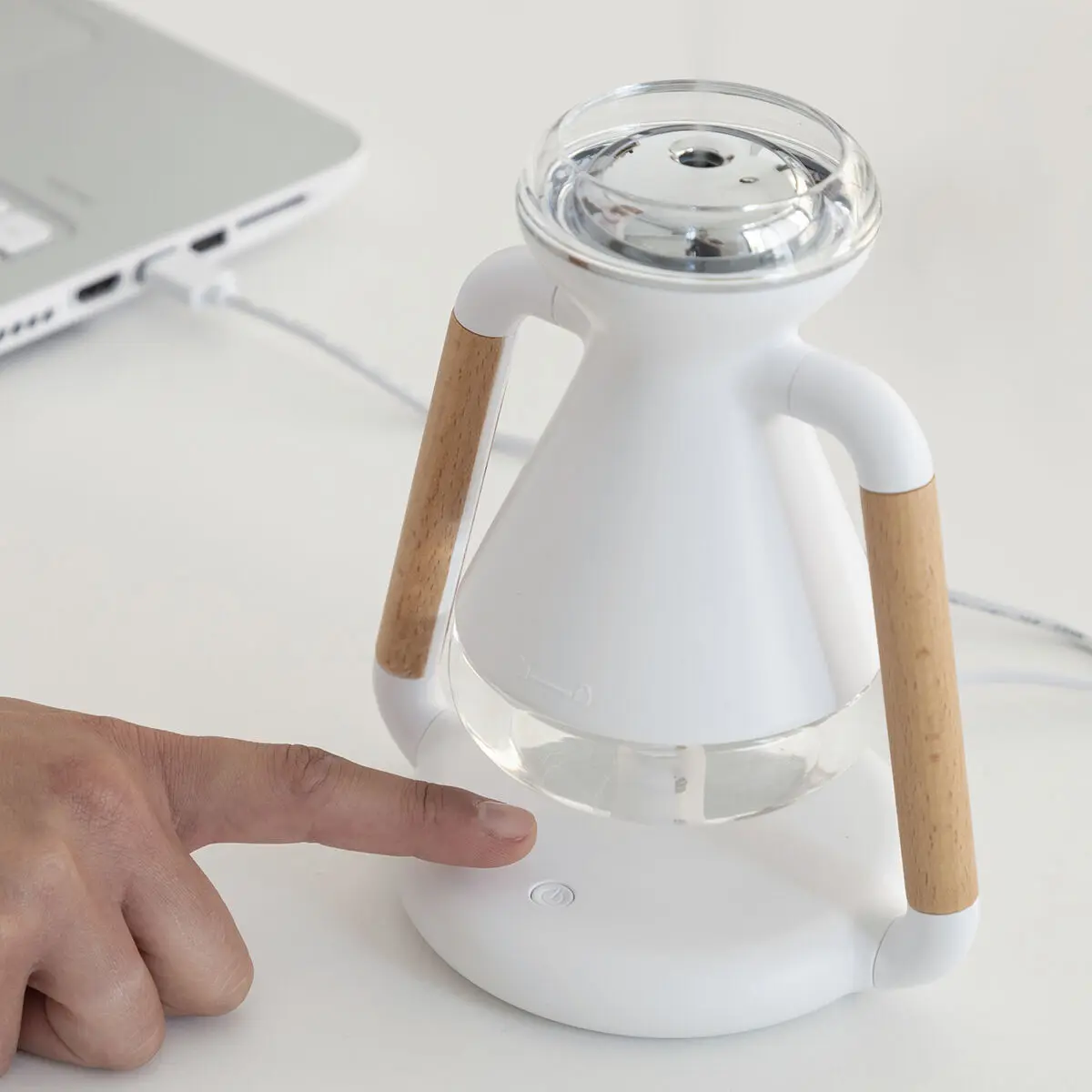 Humidificateur diffuseur d'arômes et chargeur sans fil 3 en 1 InnovaGoods Misvolt Humidificateur diffuseur d'arômes et chargeur sans fil 3 en 1 InnovaGoods Misvolt