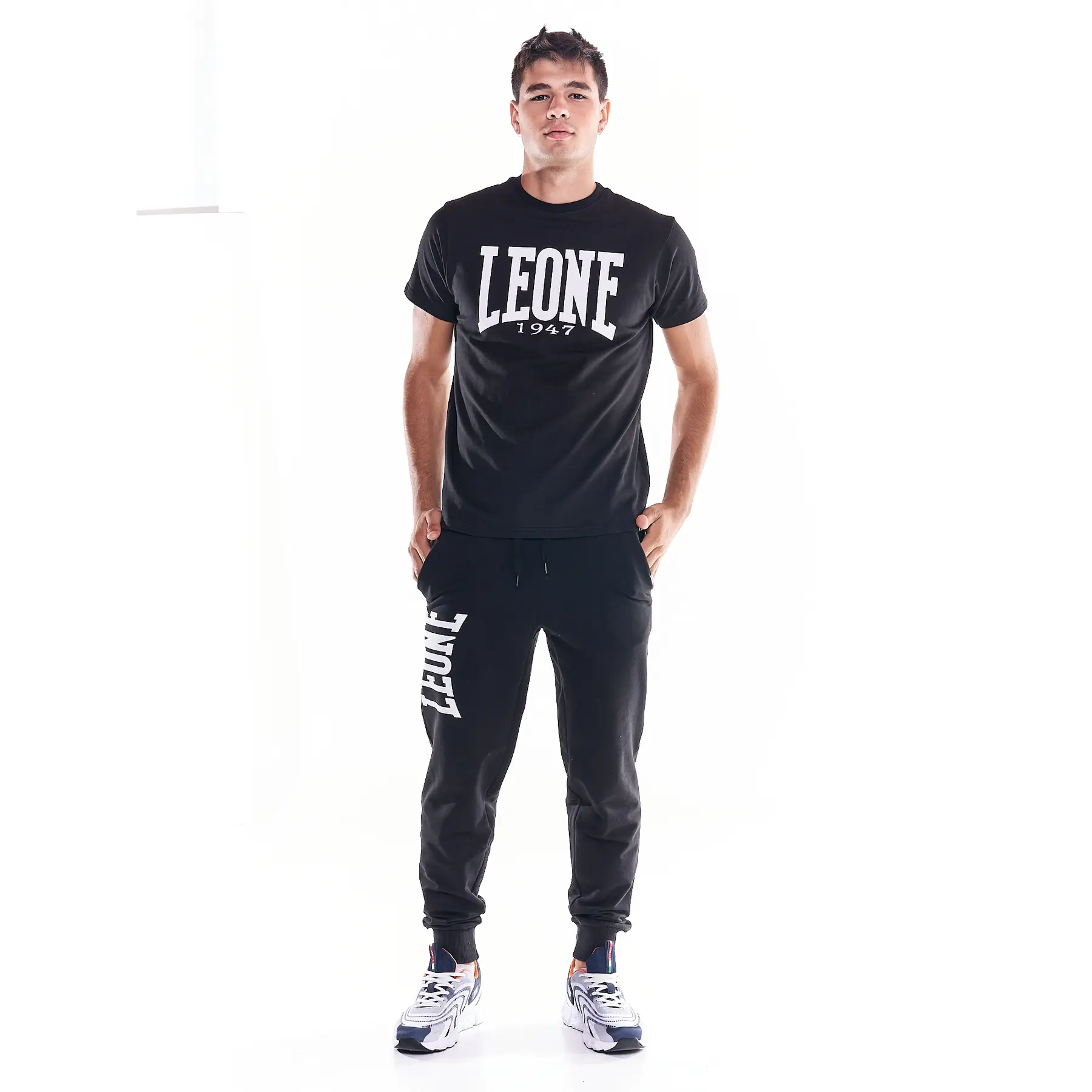 T-shirt Leone