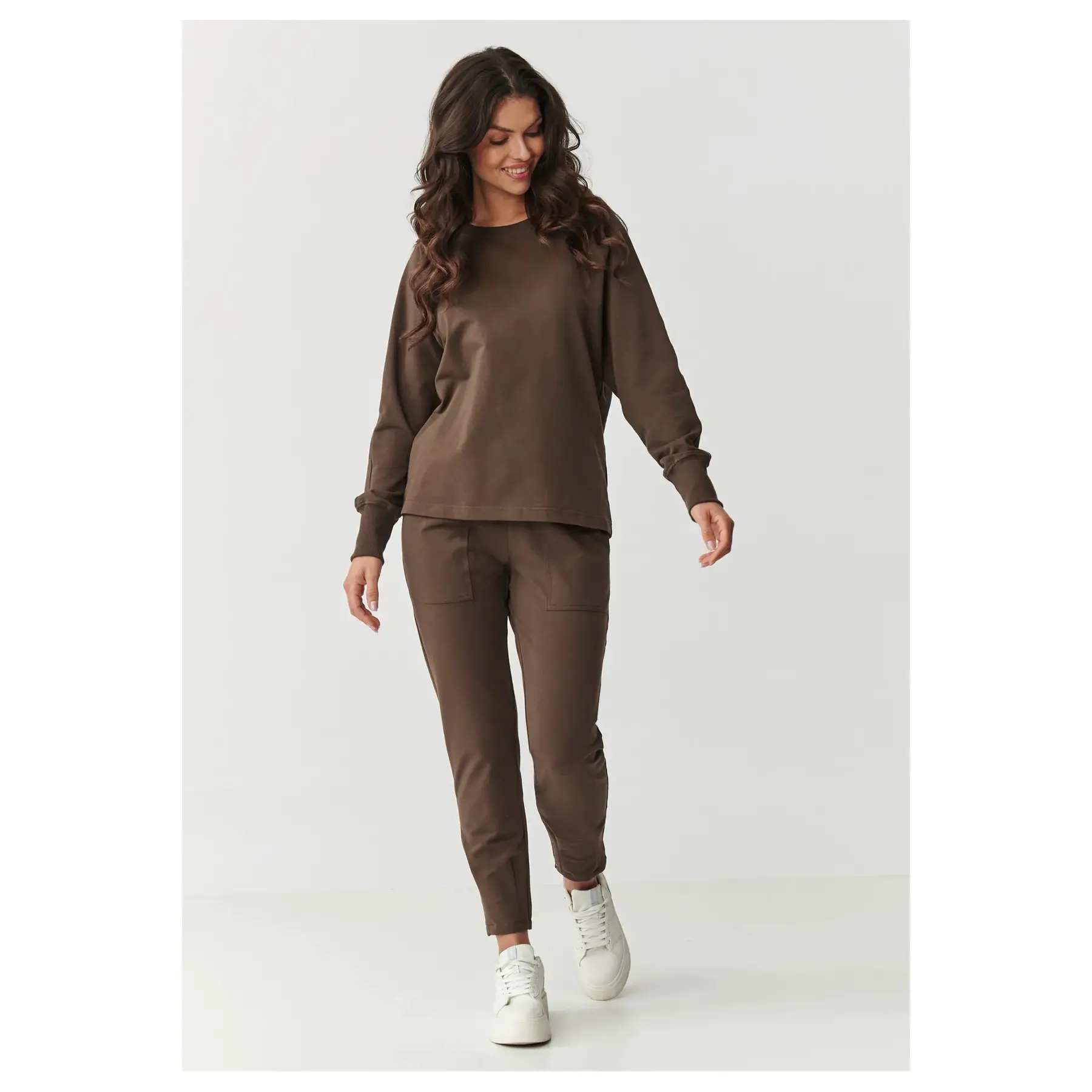 Sweatshirt- und Jogginghosen-Set für Frauen Makadamia