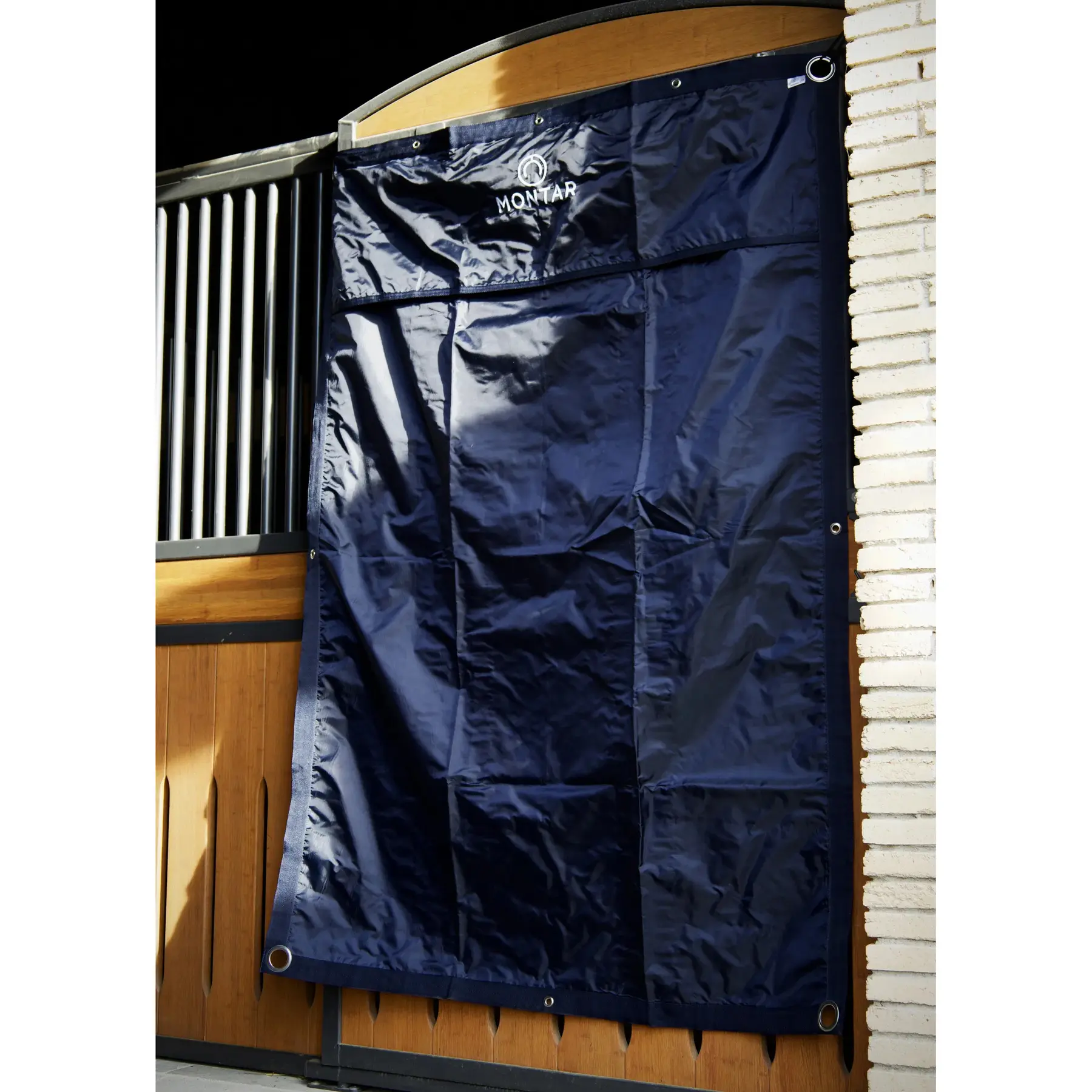 Stall curtain Montar