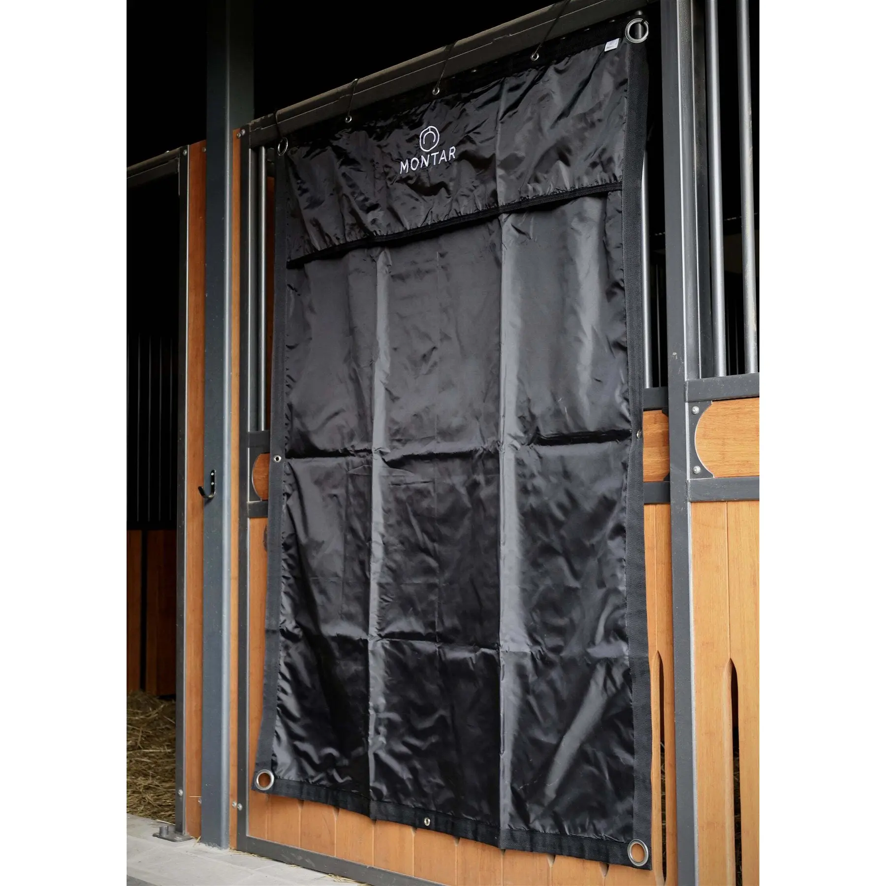 Stable curtain Montar