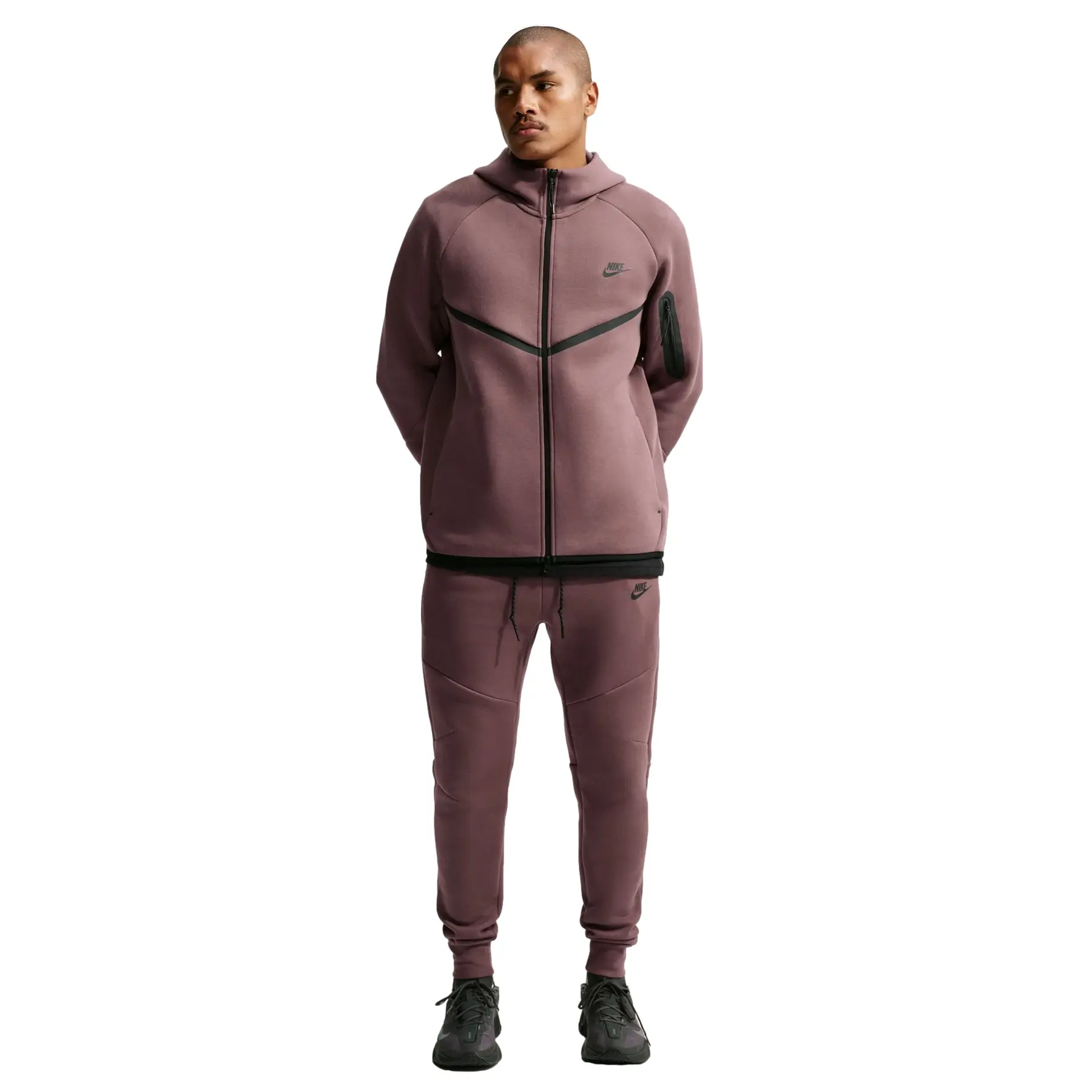 Jogging Nike Tech