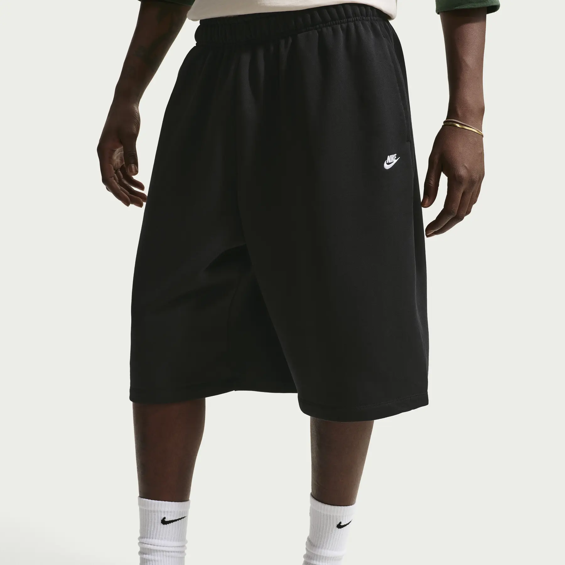 Pantaloni corti in felpa oversize Nike Club