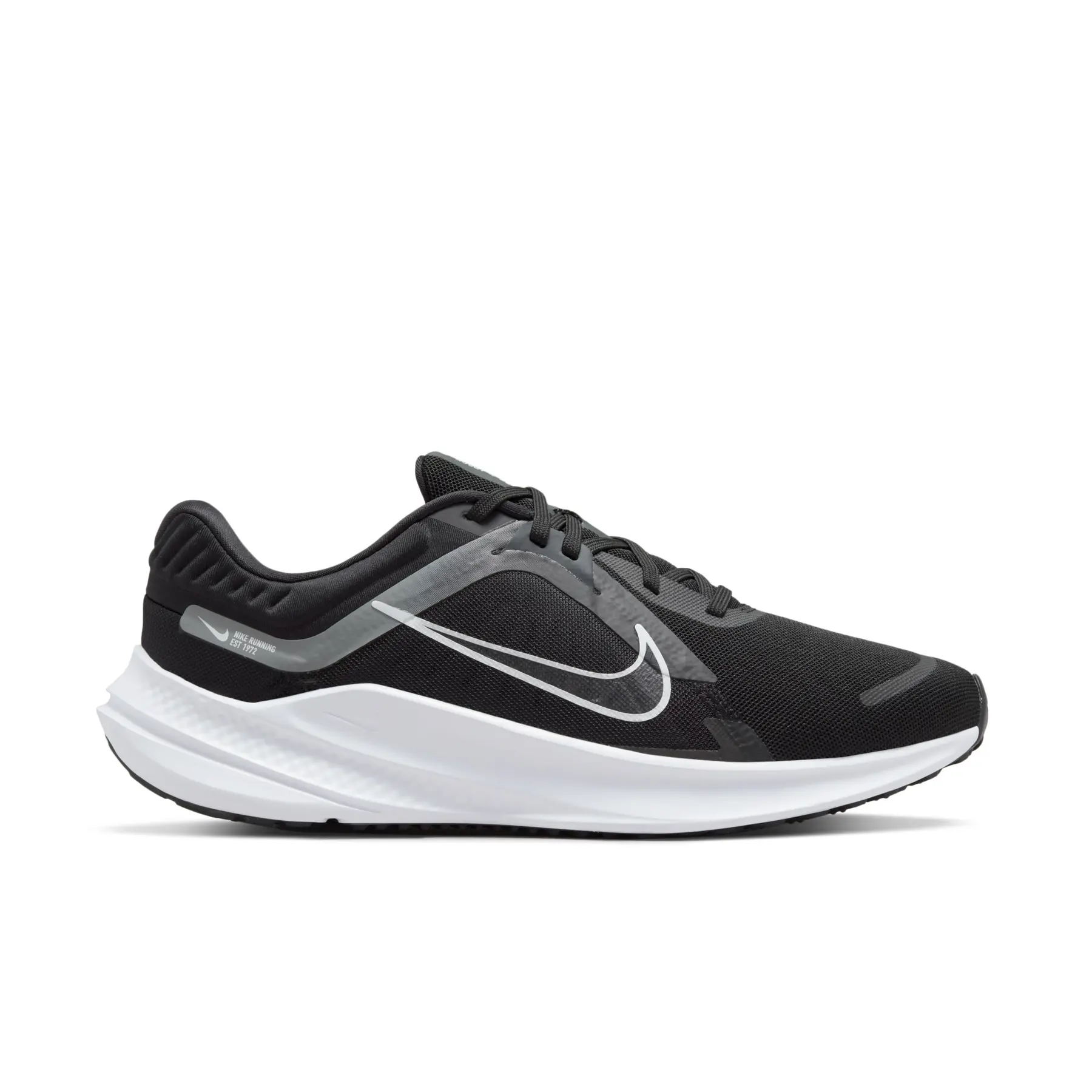 Nike Quest 5, vue de côté