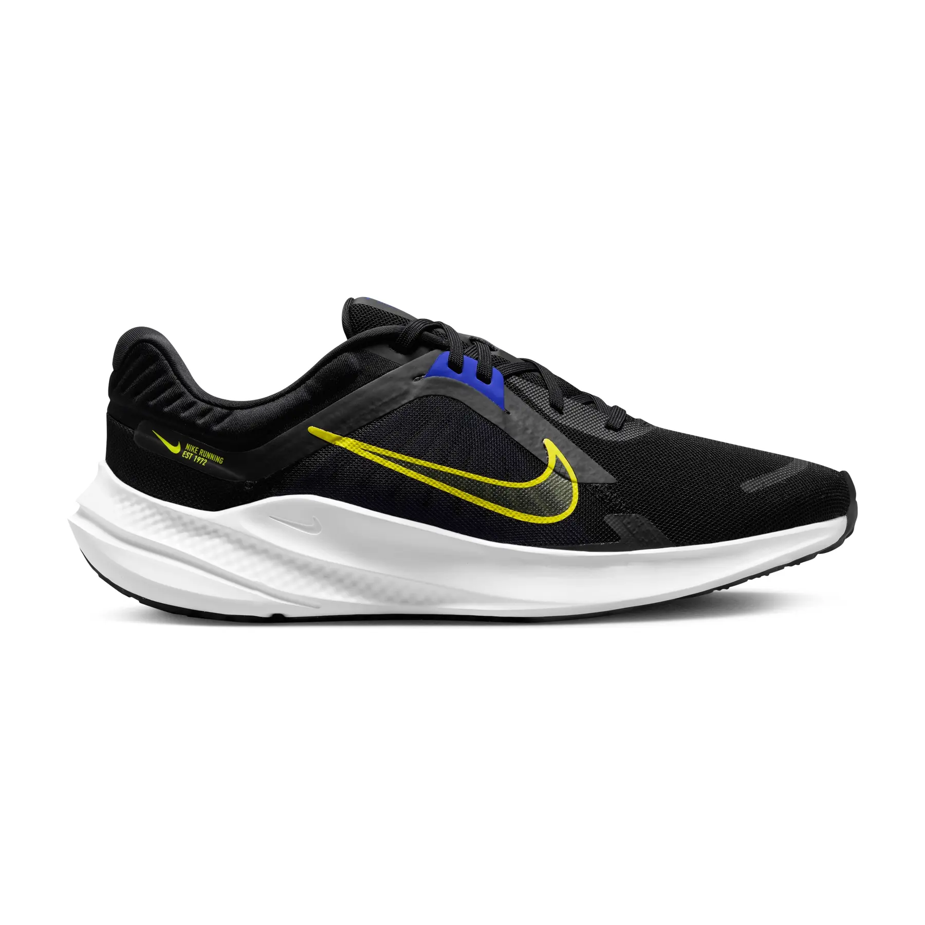 Nike Quest 5 Road, vue de côté