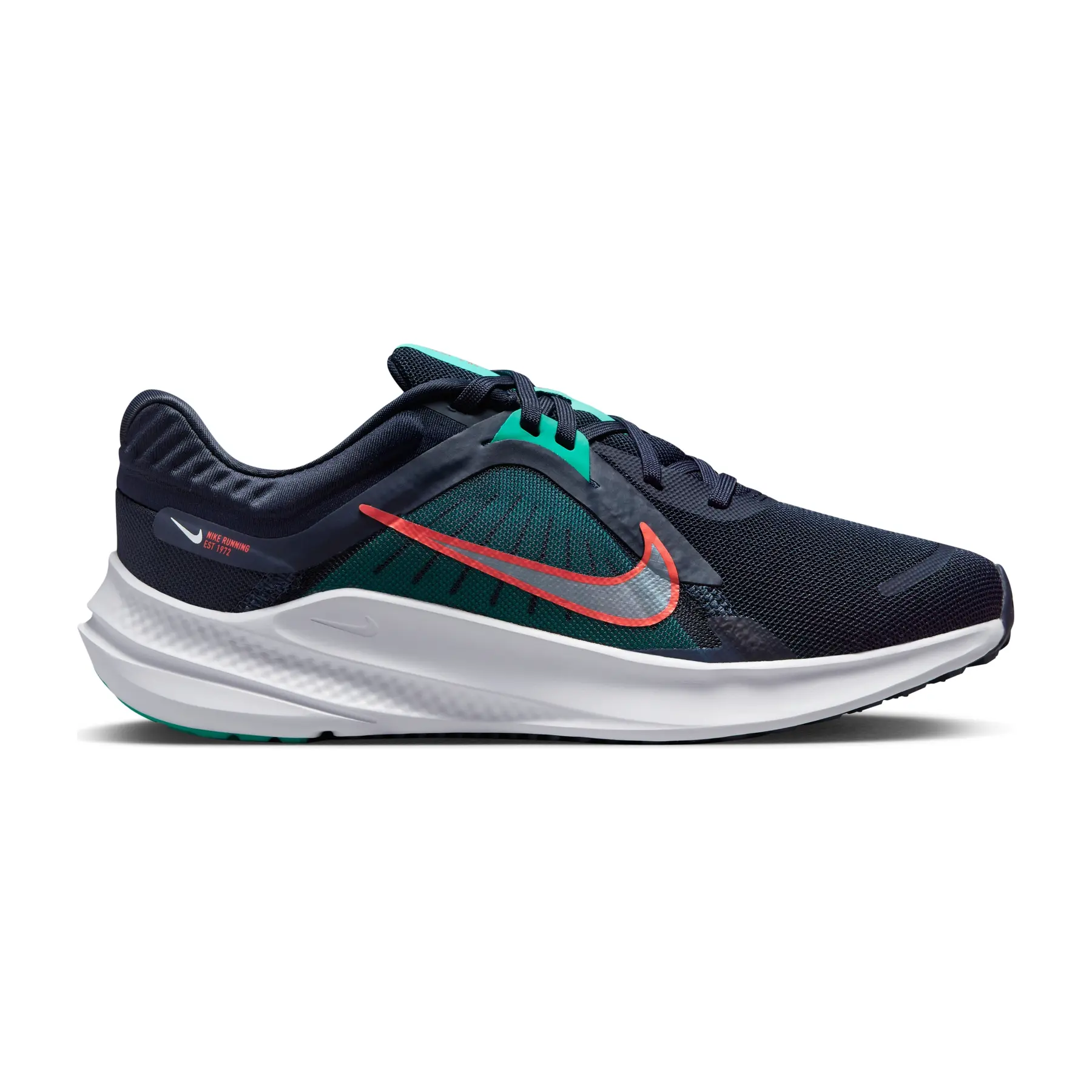 Nike Quest 5, vue de côté