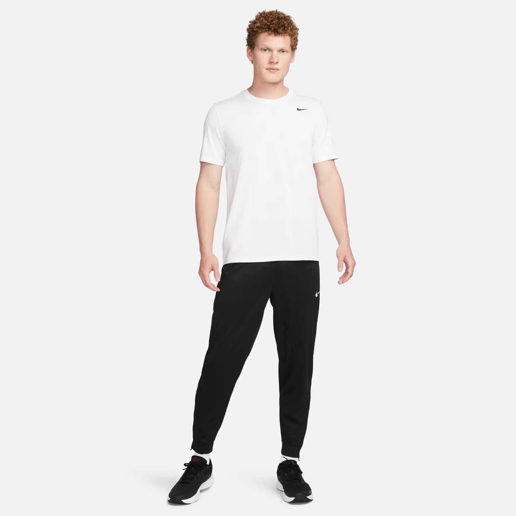 Pantalón de chándal ajustado Nike Dri-FIT Totality