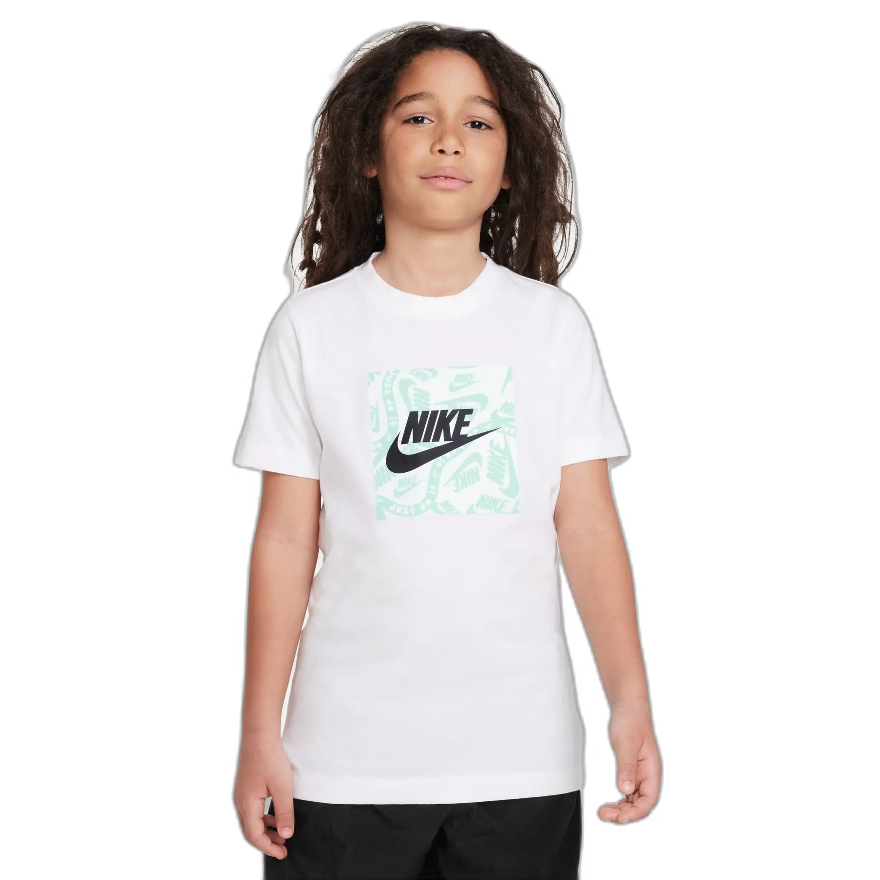 Kinder T-Shirt Nike Club Sesonal HBR GFX