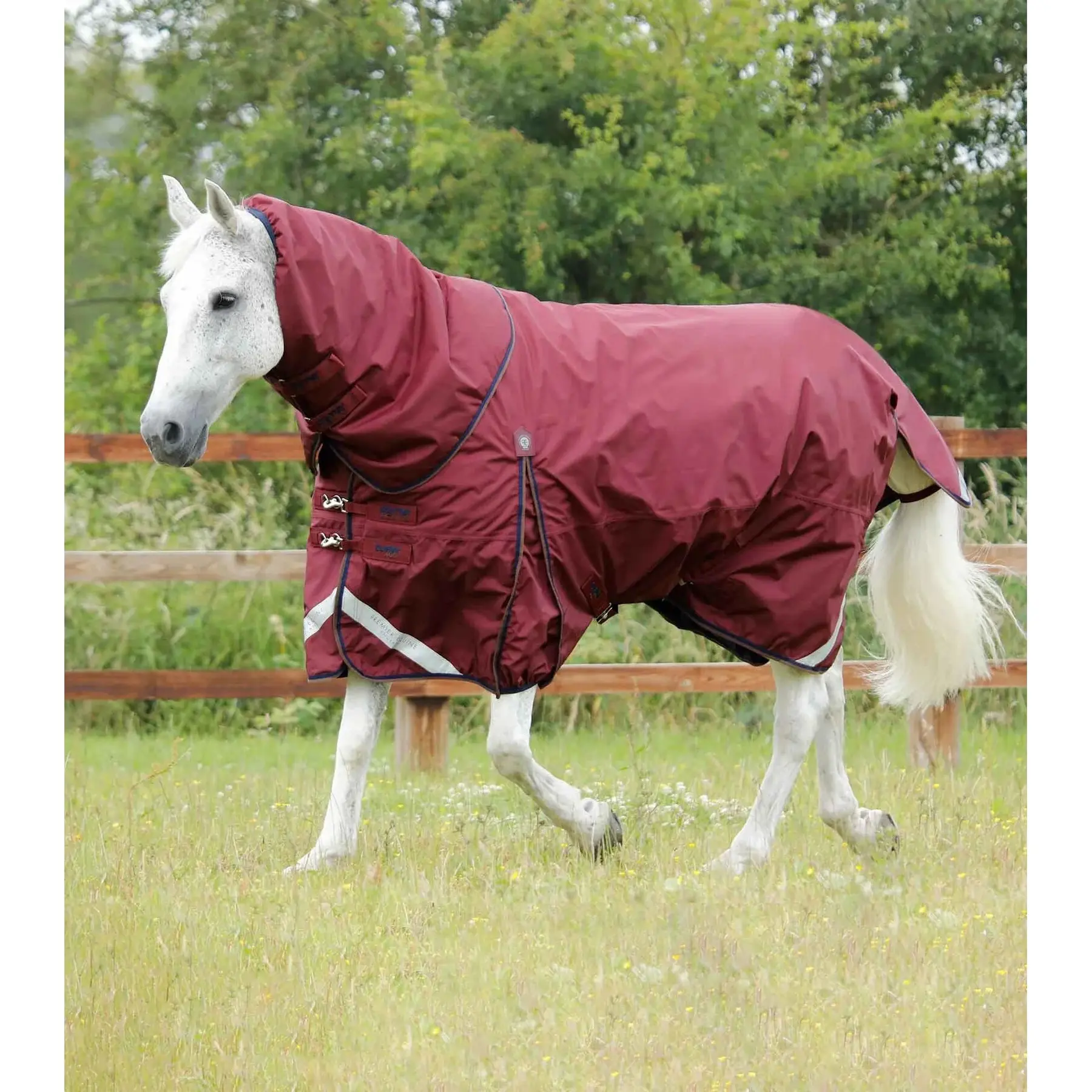 Waterproof outdoor horse blanket with neck cover Premier Equine Buster 400 g