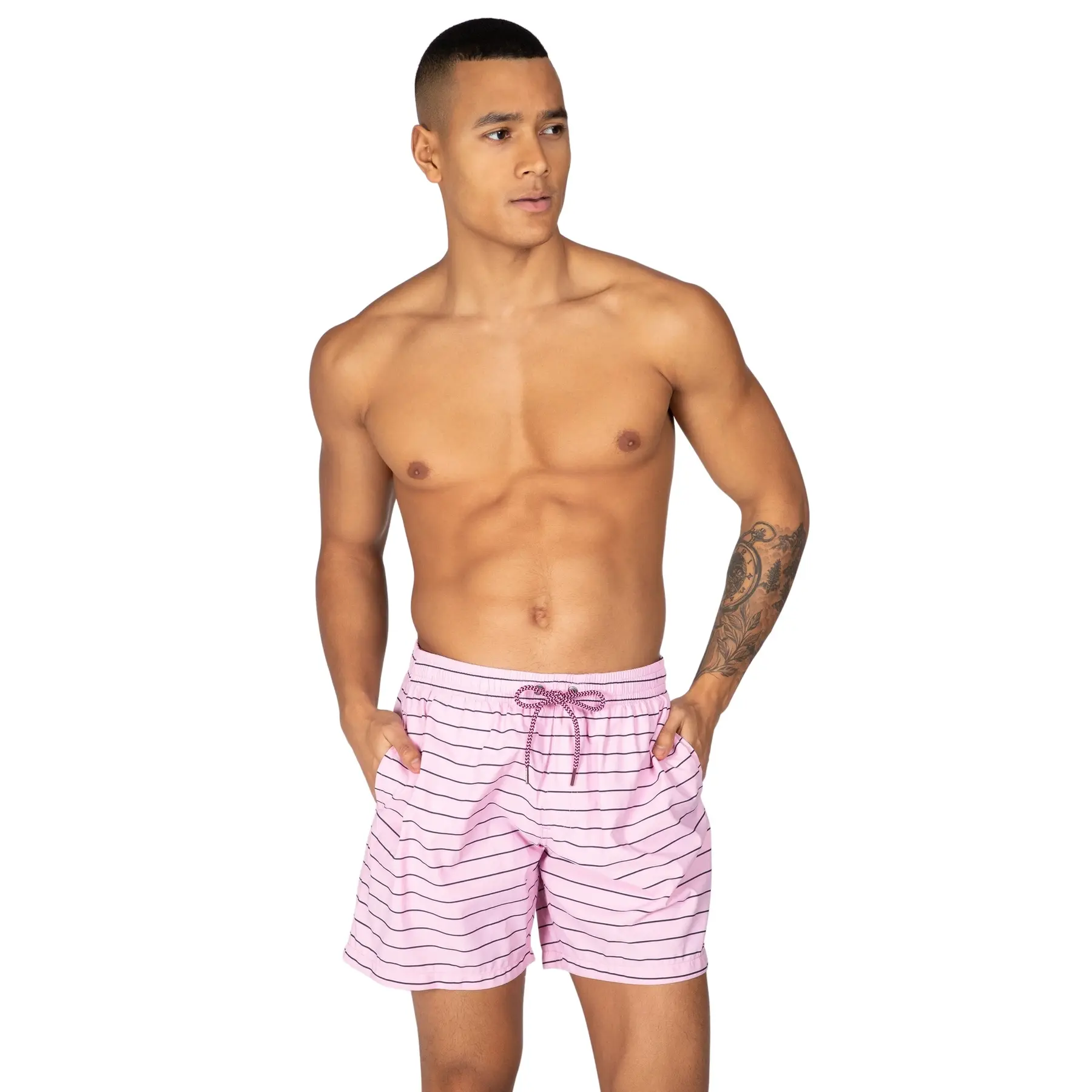 Strand shorts Protest Sharif