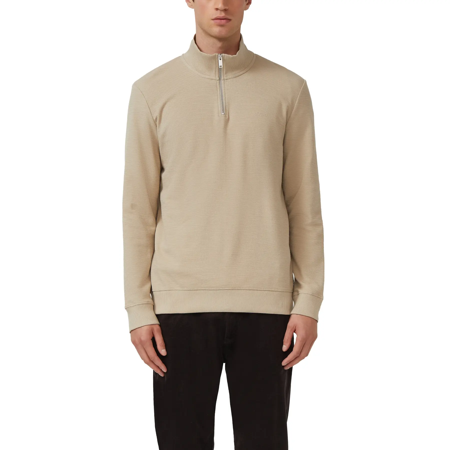 T-shirt Regular Fit con zip metallico e patch logo s.Oliver