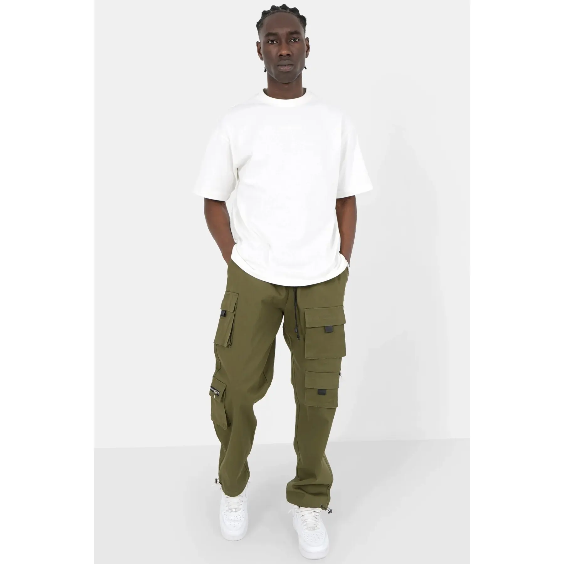 Pantaloni cargo con tasche dettagliate Sixth June Essential
