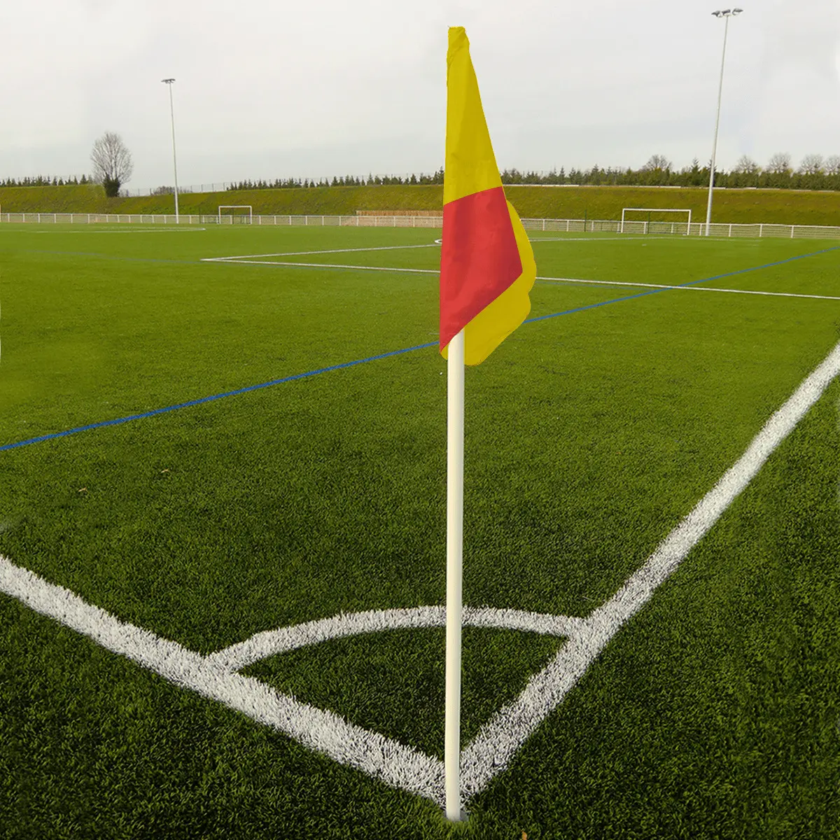 Set aus 4 starren Eckpfosten mit 4 Wimpeln Sporti