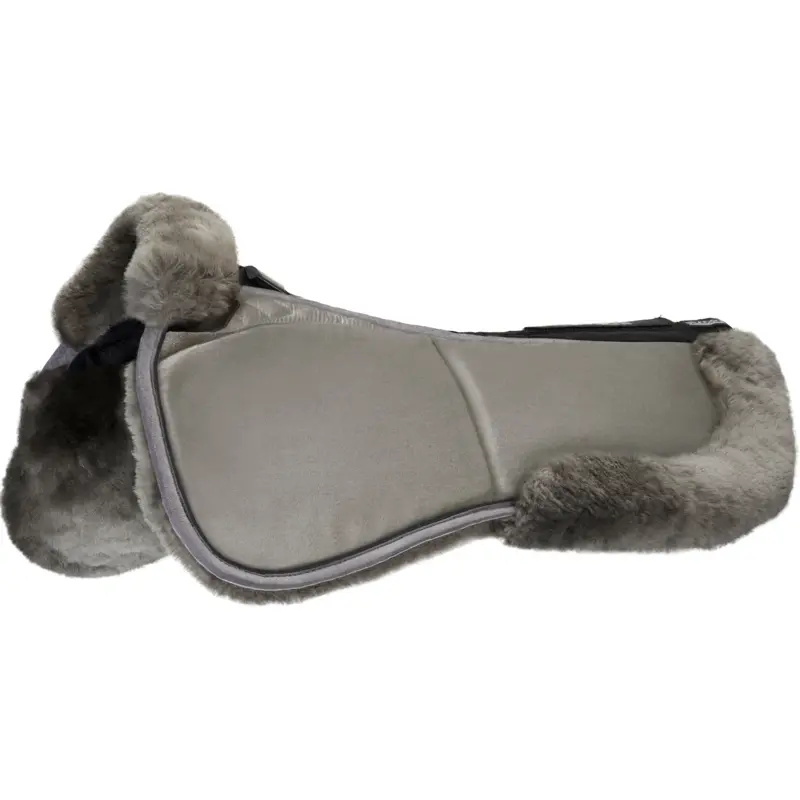Dressage horse saddle pad with adjustable lambskin. Stübben Streamline
