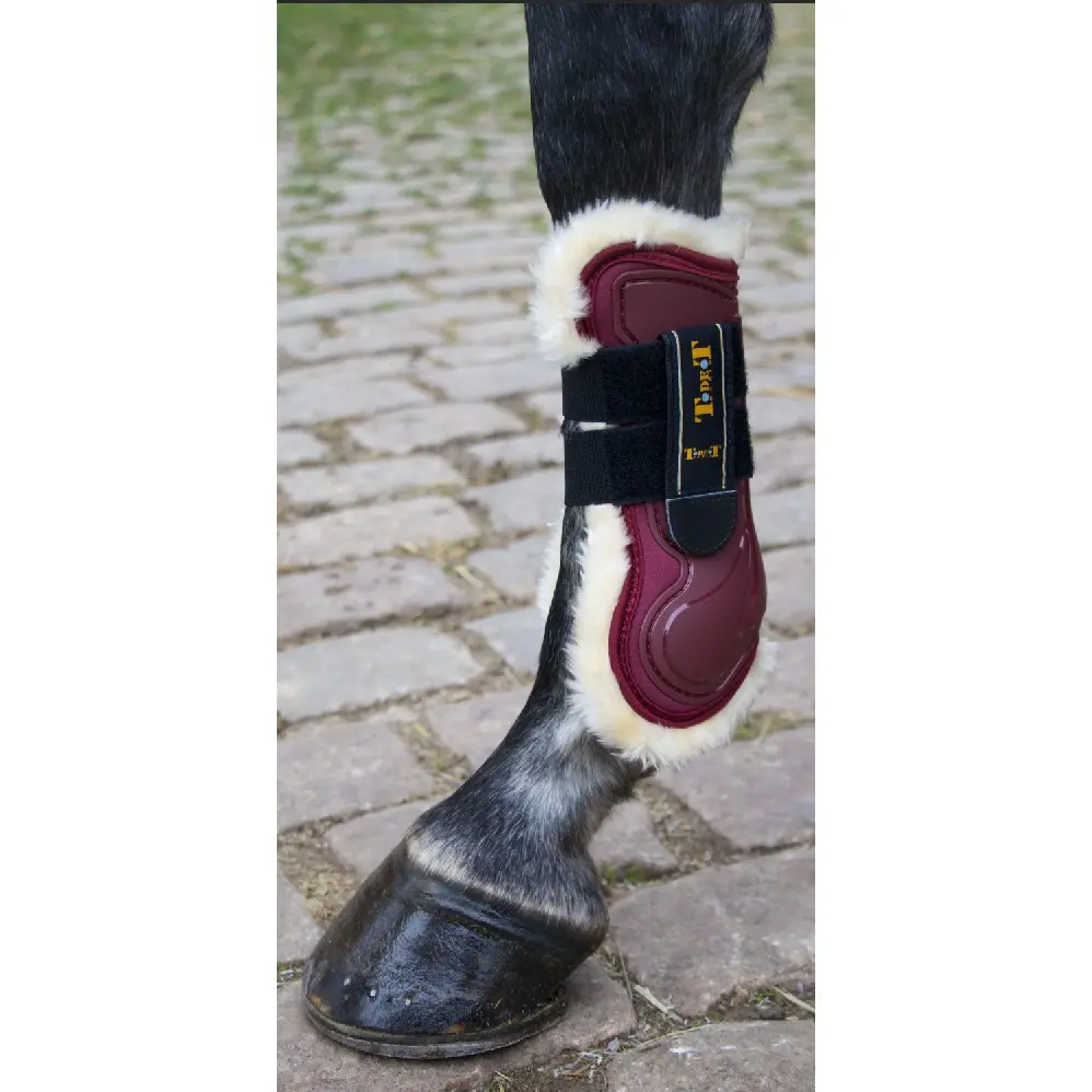 Open front gaiters for horses in sheepskin T de T Design