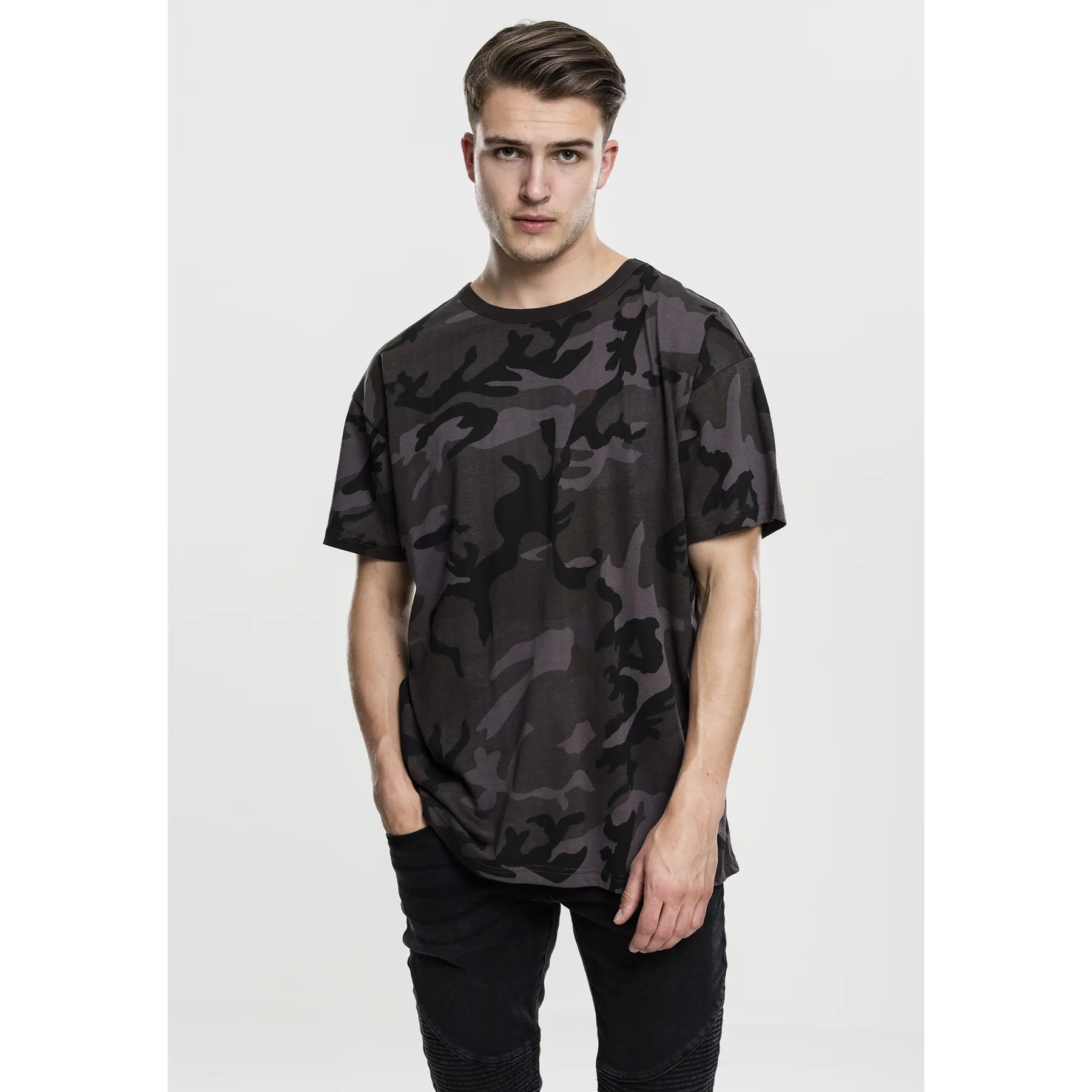 T-shirt Urban Classic Oversized camo