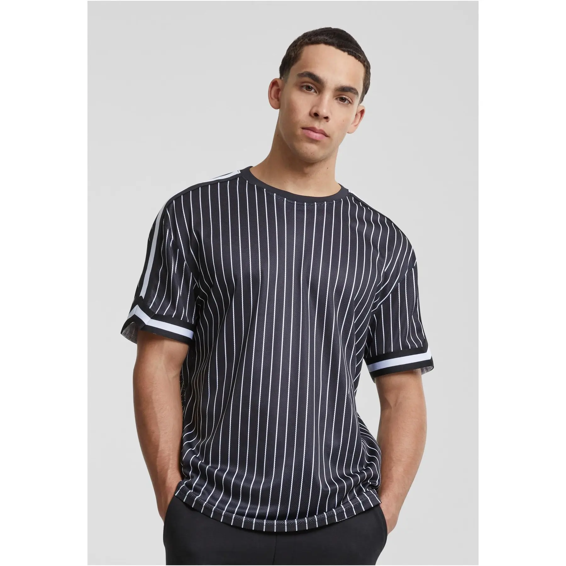 Gestreiftes Oversize-Strick-T-Shirt Urban Classics