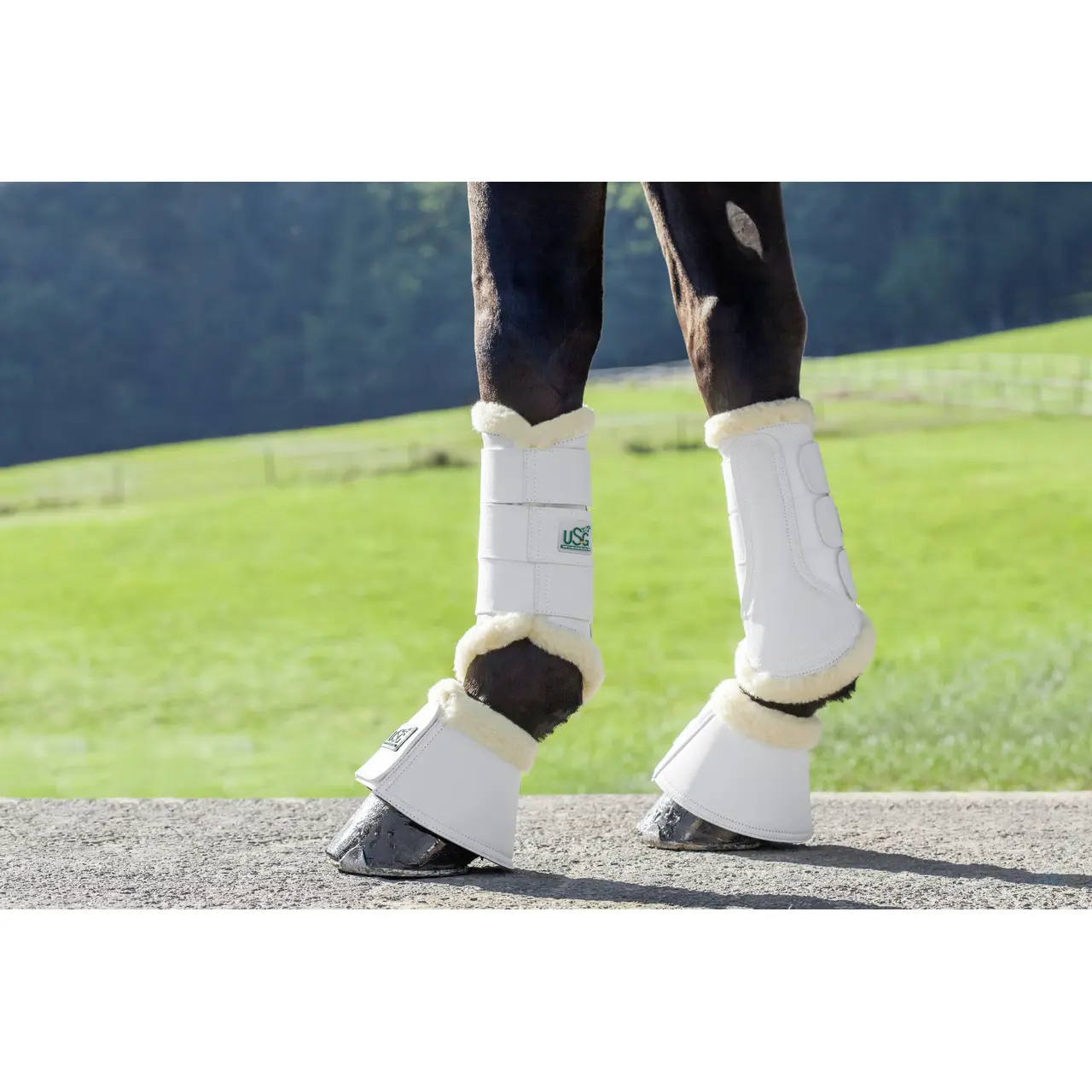 Horse bells with breathable fabric and faux fur lining USG