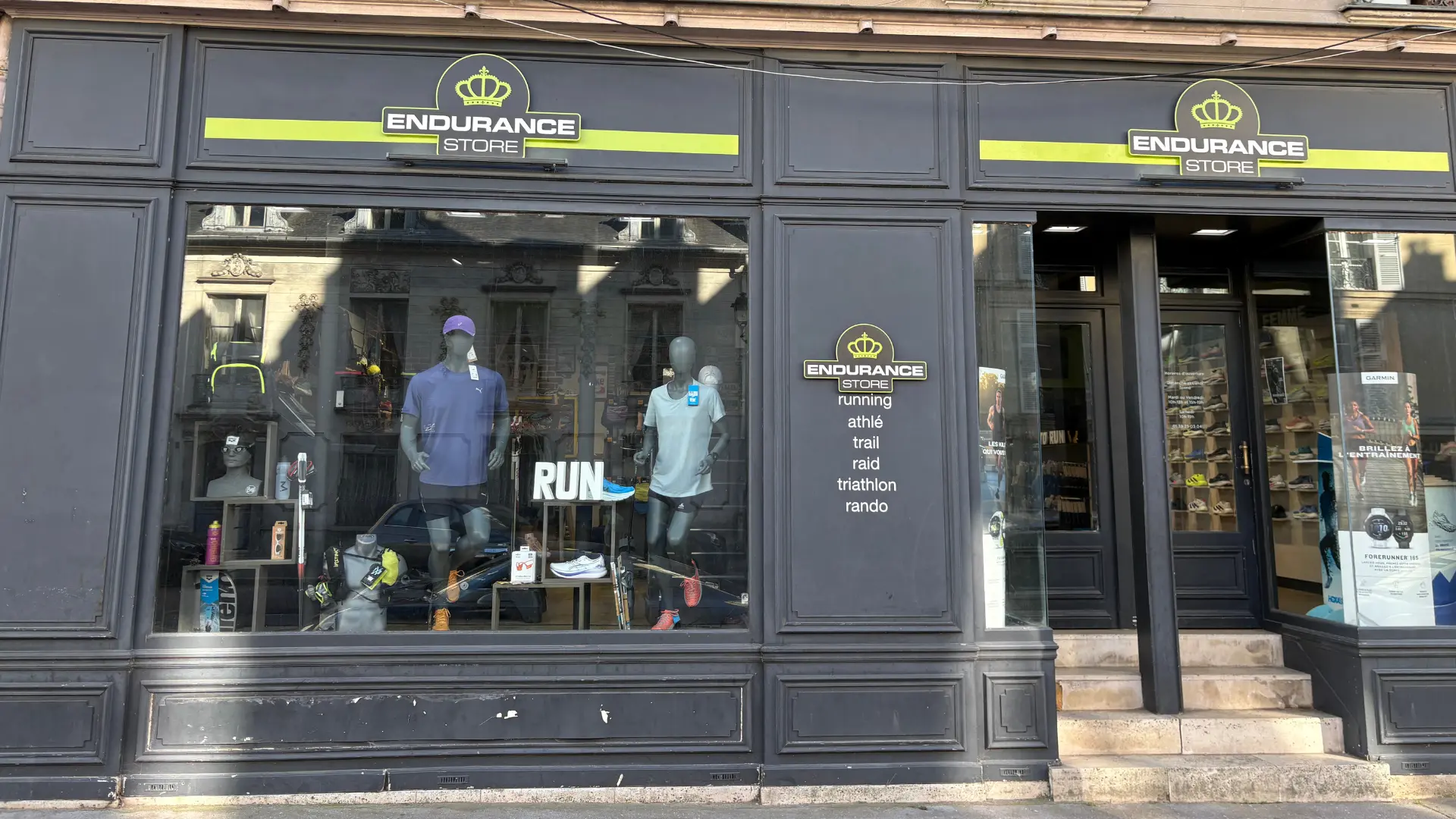 Devanture de la boutique Endurance Store &agrave; Versailles — running, athl&eacute;, trail, raid, triathlon, rando