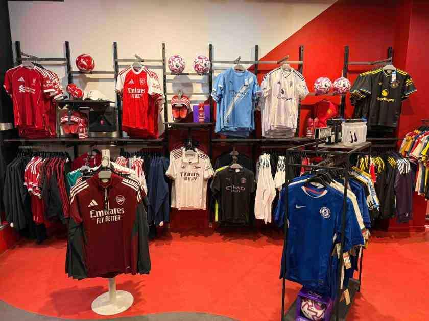 Collection of jerseys Foot-Store